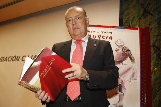 antonio-gonzalez-barnes-dentro