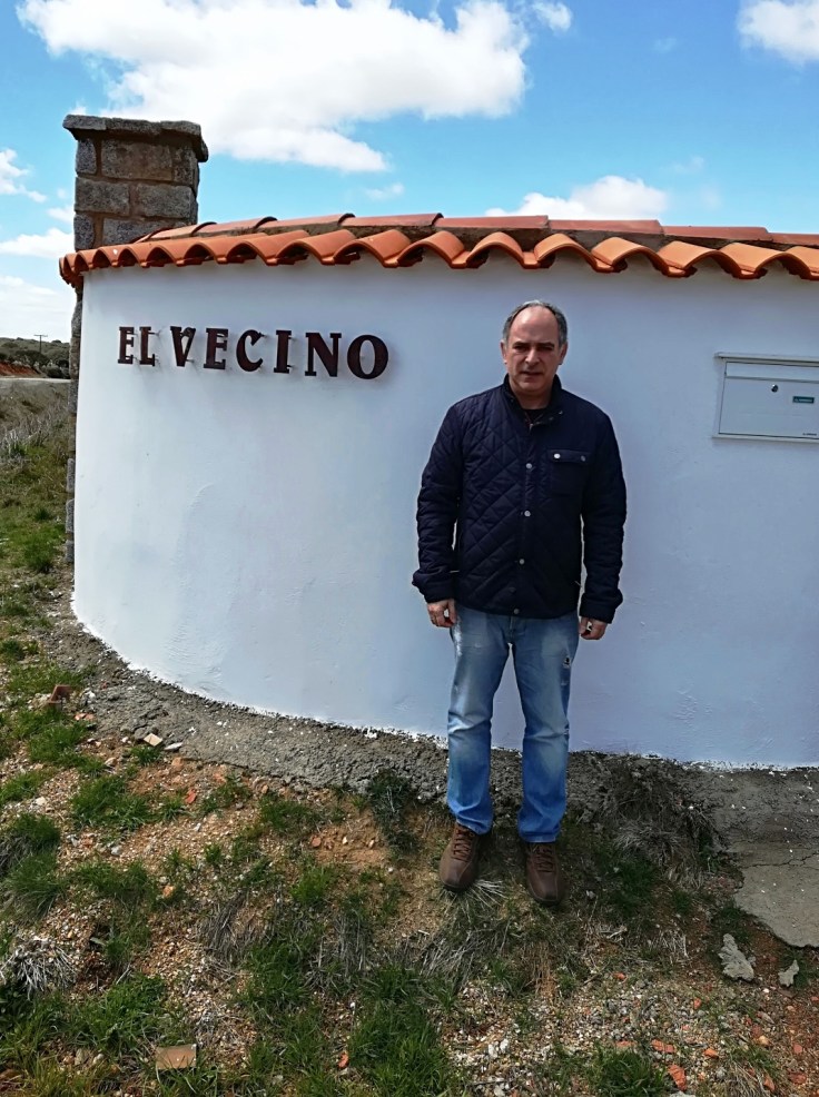 EL VECINO, SEDE BAYONES