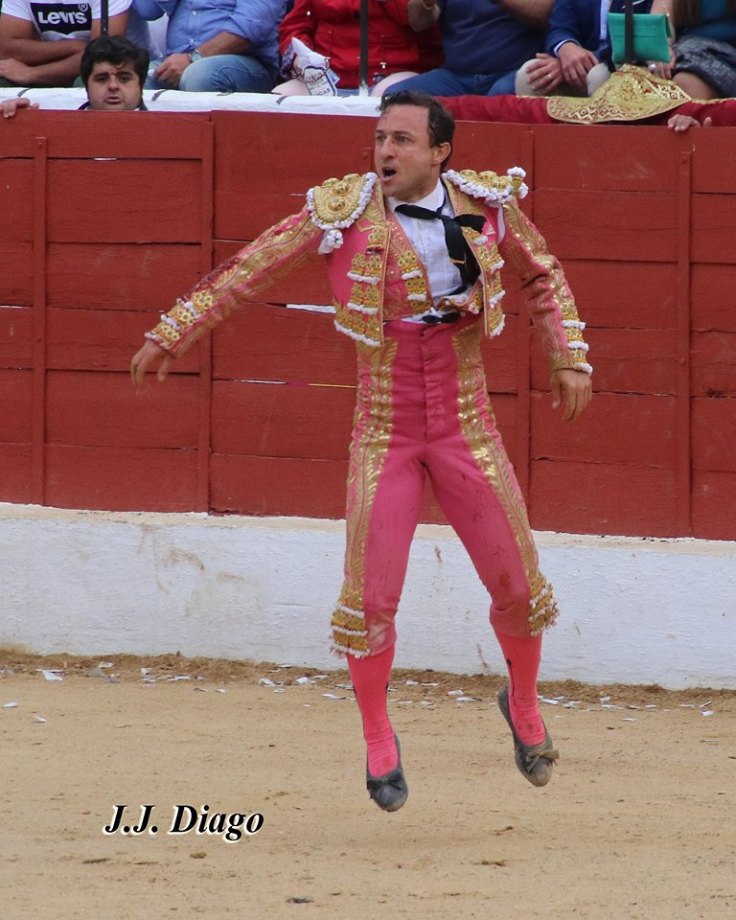 33046828_1922783531076388_2626472514112454656_n