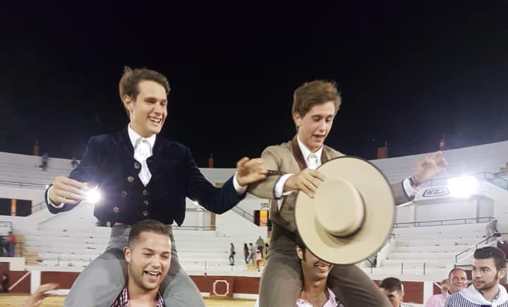 42349721_575579126205595_8696107974558482432_n