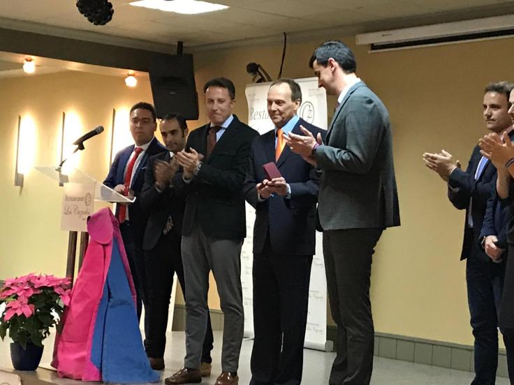 Entrega medalla 2.jpg