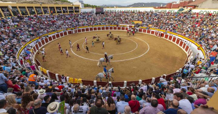 1568355325_081315_1568356978_rrss_normal