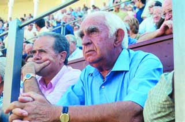 F50D0231-0CC0-2DA7-5B27B13A074E21AF